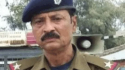 बिहार:भोजपुर में घुसखोर पुलिस अफसर अरेस्ट गिरफ्तार, रिश्वत मांगने का वीडियो वायरल होने पर हुई कार्रवाई