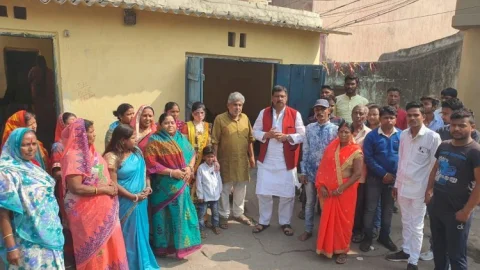 धनबाद: संतोष सिंह ने झरिया वार्ड नंबर 36 में ऑफिस का उद्घाटन किया