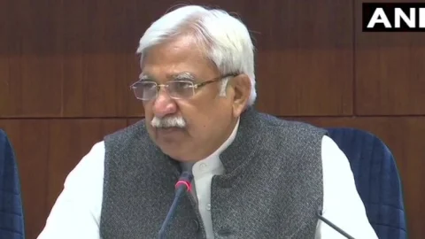 बंगाल समेत पांच राज्यों में इलेक्शन डेट का एलान, पश्चिम बंगाल में आठ फेज में 27 मार्च से 29 अप्रैल के बीच वोटिंग, दो मई को रिजल्ट