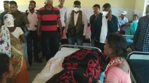 गुमला : नक्सलियों के IED ब्लास्ट में चरवाहा जख्मी, बायां पैर उड़ा, इलाज के लिए हेलीकॉप्टर से भेजा गया रांची