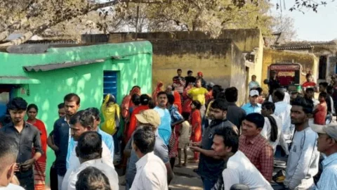 धनबाद: झरिया में सूदखोरों से परेशान बीसीसीएल स्टाफ ने सुसाइड की, घर में लगा ली फांसी