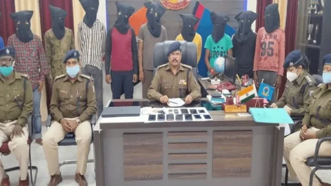 पश्चिम बंगाल के मेडिकल कॉलेज के प्रोफेसर से 25 लाख की ठगी मामले में 10 साइबर क्रिमिनल देवघर से अरेस्ट