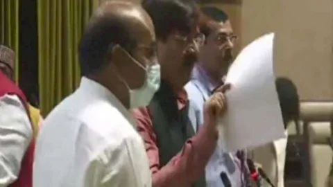 झारखंड: धनबाद MLA राज सिन्हा ने विधानसभा में उठाया संजीव को दुमका जेल ट्रांसफर का मामला, गवर्नमेंट की कार्यशैली का विरोध