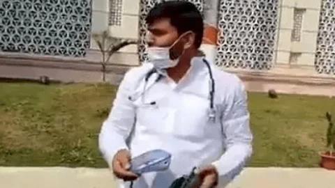 बिहार विधानसभा में आला व बीपी मशीन लेकर पहुंचे RJD MLA, कहा CM नीतीश का इलाज करेंगे,जरूरत हुई तो दवा भी दूंगा