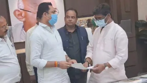 रांची: सीएम हेमंत सोरेन से मिले रणविजय सिंह,बाघमारा के विक्की भुइंया की गुमशुदगी से कराया अवगत