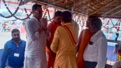 धनबाद: मुनीडीह में श्री श्री 1008 शिव शक्ति महायज्ञ में शामिल हुए रणविजय सिंह