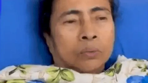 पश्चिम बंगाल विधानसभा चुनाव 2021: हॉस्पीटल से ममता ने जारी किया वीडियो, कहा- व्हीलचेयर पर ही करूंगी चुनाव प्रचार