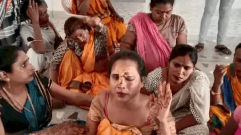 बिहार: पटना में बेटा होने की बधाई लेने पहुंचे किन्नरों ने किया अपार्टमेंट में हंगामा, मारपीट, पुलिस स्टेशन में नारेबाजी, प्रदर्शन