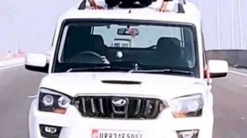 उत्तर प्रेदश: फीरोजाबाद में ने युवक ने चलती स्कॉर्पियो की छत पर चढ़कर किया पुश-अप, वीडियो वायरल, कटा चालान
