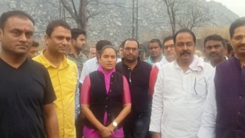 धनबाद:पूर्णिमा सिंह ने गोलकडीह में JMS ऑफिस का किया उद्घाटन,कहा- जनता के सेवक हैं, जनता की समस्याओं के लिए लड़ते रहेंगे