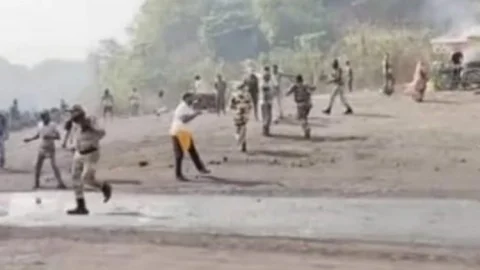धनबाद: मुराईडीह कोल डंप में  वर्चस्व की जंग, दो गुटों के बीच चली हिंसक झड़प, फायरिंग