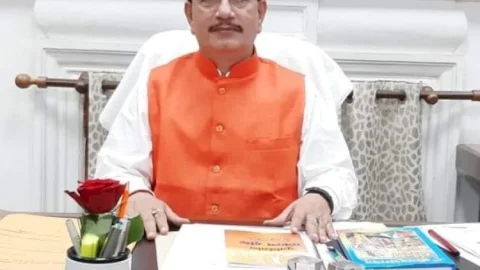 बिहार: बीजेपी के ही स्वजातीय दो लीडर के टारगेट पर हैं विधानसभा स्पीकर विजय सिन्हा! सदन में पार्टी के लीडर ही कर रहे हैं विरोध