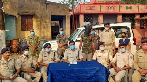 धनबाद: जेएमएम लीडर शंकर रवानी व उनकी वाइफ बालिका देवी डबल मर्डर केस में एक क्रिमिनल अरेस्ट  (देखें VIDEO)