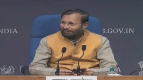 नई दिल्ली: एक अप्रैल से 45 वर्ष से अधिक उम्र के हर व्यक्ति को लगेगी कोरोना वैक्सीन