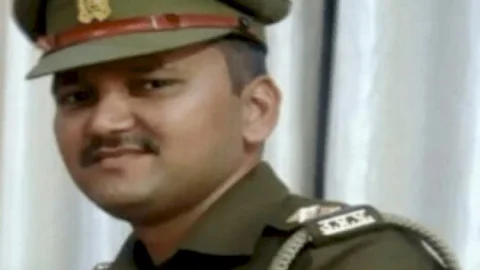 उत्तर प्रदेश: आगरा में विवाद सुलझाने गये सब इंस्पेक्टर की गोली मारकर मर्डर,फैमिली को 50 लाख आर्थिक सहायता