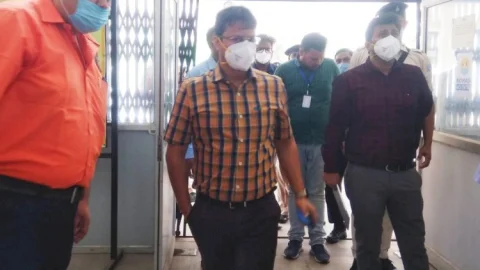 धनबाद:डीसी ने जिला स्तरीय टास्क फोर्स की बैठक,टीकाकरण अभियान तथा कोविड जांच अभियान की ऑनलाइन समीक्षा