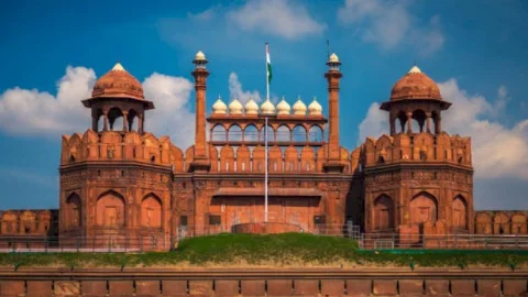 देश की राजधानी में कोरोना वायरस संक्रमण का कहर तेज, दिल्ली में 30 अप्रैल तक लगा नाइट कर्फ्यू, कई छूट का भी एलान