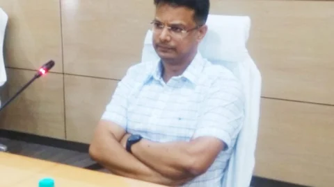 धनबाद: जियलगोड़ा हॉस्पीटल को डेडीकेटेड कोविड हेल्थ केयर सेंटर के रूप में शुरू करें बीसीसीएल: डीसी