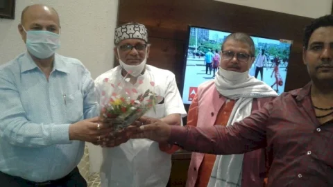 धनबाद: खादी ग्रामोद्योग संघ की ओर से  हजारीबाग व पलामू कमिश्नर का स्वागत