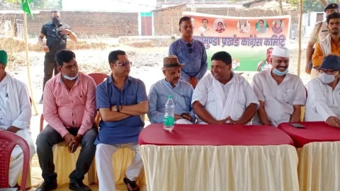 मिनिस्टर व कांग्रेस नेताओं से साथ रणविजय सिंह ने भी मधुपुर में डेरा डाला, लगातार कर रहे हैं जनसंपर्क व नुक्कड़ सभा