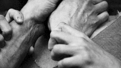 बिहार: महिला से अवैध संबंध बनाने के बाद ट्यूशन टीचर की थी छात्रा पर भी बुरी नजर, चाकू से गोद युवक को मार डाला
