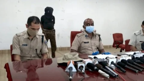 जमशेदपुर: वेब सीरीज सीरियल किलर 'असुर' देख दीपक ने बनायी थी वाइफ व बेटियों की मर्डर की प्लान, टीचर की बॉडी से किया था रेप