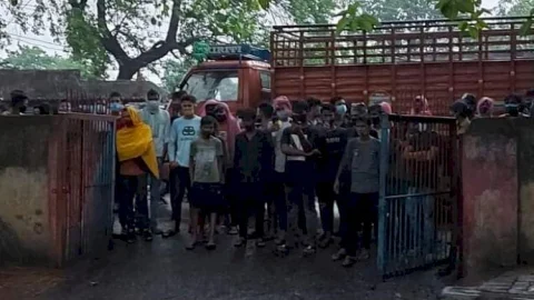 धनबाद: युवक की बॉडी के साथ घंटो लोयाबाद पुलिस स्टेशन का घेराव, मर्डर मामले में छह अरेस्ट