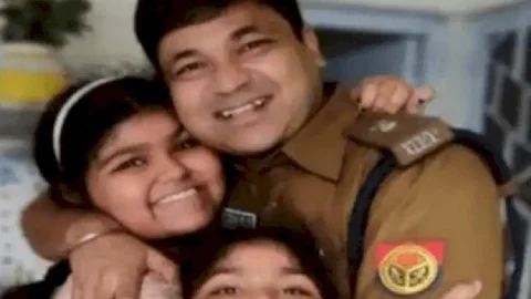 उत्तर प्रदेश:कोरोना संक्रमण से एटा के एसपी क्राइम राहुल कुमार का निधन, कभी तो खैरियत पूछो...', वायरल हो रहा है वीडियो