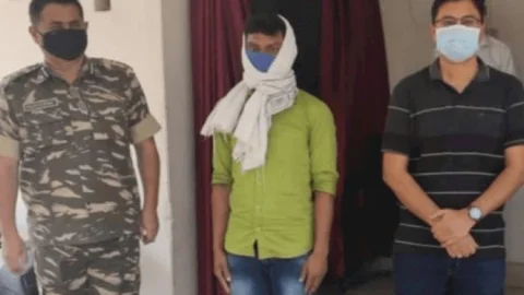 चतरा: पांच लाख के इनामी TSPC के सब जोनल कमांडर नागेश्वर गंझू ने किया सरेंडर