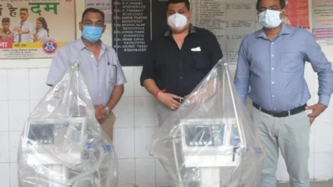 धनबाद: टाटा स्टील झरिया डिवीजन ने सिविल सर्जन को 3875 आरएटी किट, सदर अस्पताल में दो वेंटिलेटर प्रदान किया