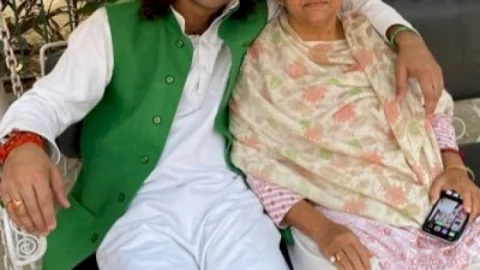 बिहार: लालू के लाल तेज प्रताप यादव ने मदर्स डे पर मां राबड़ी देवी के साथ शेयर किया एक खास वीडियो