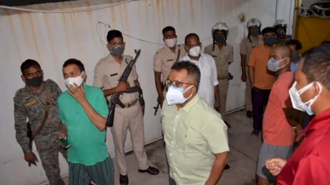 धनबाद: सरायढेला कुसुम विहार में रिटायर्ड BSNL एसडीओ के वाइफ की मर्डर, लाखों की डकैती