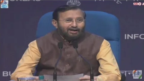 इंडिया में ही होगा इलेक्ट्रिक वाहन 'बैटरी स्टोरेज' का प्रोडेक्शन: प्रकाश जावड़ेकर, सेंट्रल कैबिनेट की मीटिंग में कई अहम फैसले