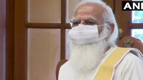 कोरोना और वैक्सीनेशन को लेकर PM की हाई लेवल मीटिंग, गांवों में घर-घर टेस्टिंग का दिया निर्देश, वेंटिलेटर का इस्तेमाल नहीं होने पर जताई नाराजगी