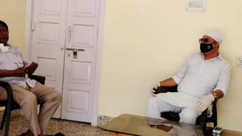  रणविजय सिंह ने रांची में वित्त मंत्री रामेश्वर उरांव से मुलाकात की
