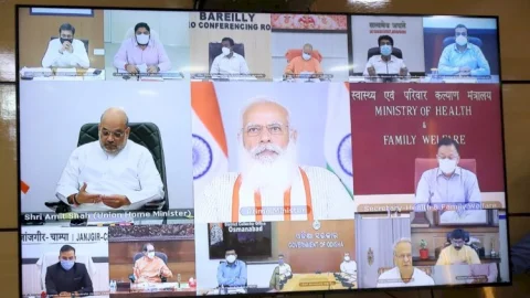 पीएम  नरेंद्र मोदी ने कई स्टेट के सीएम व डीसी से कोरोना पर की बात, सीएम हेमंत सोरेन भी रहे उपस्थित