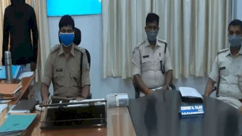 रामगढ़: रांची के बिजनसमैन कुंदन शर्मा की मर्डर में प्रयुक्त पिस्टल बरामद, एक क्रिमिनल अरेस्ट