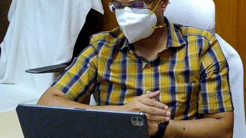 धनबाद:चक्रवर्ती तूफान यास को लेकर नगर निगम, झामाडा, बिजली, पेयजल आपूर्ति विभाग को अलर्ट मोड में रहने का निर्देश