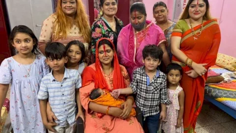 धनबाद: शशि सिंह के बेटे की छठी में एकजुट हुआ सिंह मेशन, कुंती-इंदू  की पूरी फैमिली का जुटान