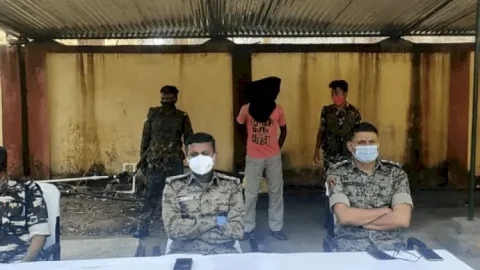 झारखंड: गुमला में एक लाख का इनामी भाकपा माओवादी एरिया कमांडर माधव भगत अरेस्ट