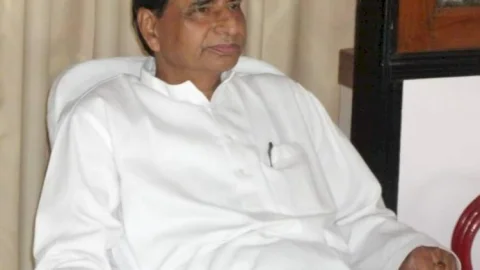 धनबाद जिला कांग्रेस प्रसिडेंट ब्रजेंद्र प्रसाद सिंह की तबीयत बिगड़ी, असर्फी हॉस्पीटल में एडमिट कराया गया