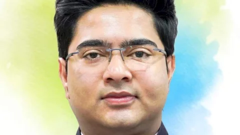पश्चिम बंगाल: विधानसभा चुनाव में जीत के बाद ममता बनर्जी ने ने भतीजे को किया प्रमोशन, अभिषेक बने टीएमसी के राष्ट्रीय महासचिव