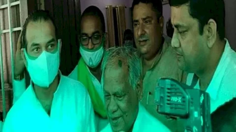 बिहारःतेजप्रताप ने HAM सुप्रीमो जीतन राम मांझी की की मुलाकात, लालू से फोन पर करायी बात, राजनीतिक चर्चाओं का बाजार गर्म