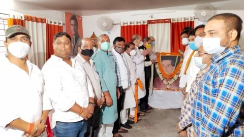 धनबाद: मजदूर नेता एसके राय की पुण्यतिथि मनायी गयी, कांग्रेसजनों ने दी श्रद्धांजलि 