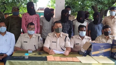 दुमका:  80 लाख की शराब जब्त, यूपी के पांच अरेस्ट, चंडीगढ़ से बिहार में की गयी तस्करी का भंड़ाफोड़