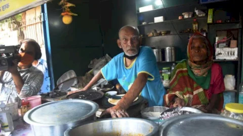नई दिल्ली: हॉस्पीटल से घर लौटे बाबा का ढाबा  के मालिक, अब और कई यूट्यूबर्स पर लगाये गंभीर आरोप, पुलिस को बताया सुसाइड की कोशिश का कारण
