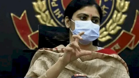 नई दिल्ली: एम्फोटेरिसिन बी दवा की ब्लैक मार्केटिंग गैंग के लीडर समेत 10 अरेस्ट, दिल्ली पुलिस ने बड़ा नेटवर्क तोड़ा