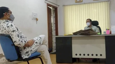 धनबाद: डीटीओ से मिले रणविजय सिंह, समस्याओं से काराया अवगत 