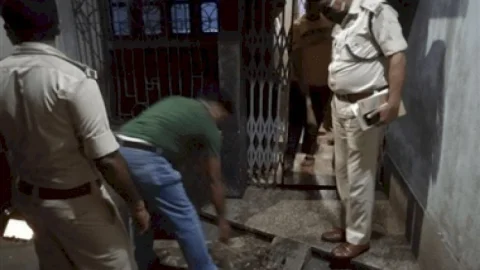 धनबाद: कतरास में कोल बिजनसमैन संजय लोयलका के घर पर बमबारी, शूटर अमन सिंह के गुर्गों का हाथ