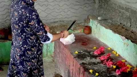 रणविजय सिंह अपने पैतृक गांव छपरा पहुंचे, मंदिर की पूजा-अर्चना
